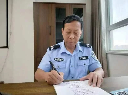 安徽界首輔警王賀鴻榮膺阜陽(yáng)最美輔警光榮稱號(hào)