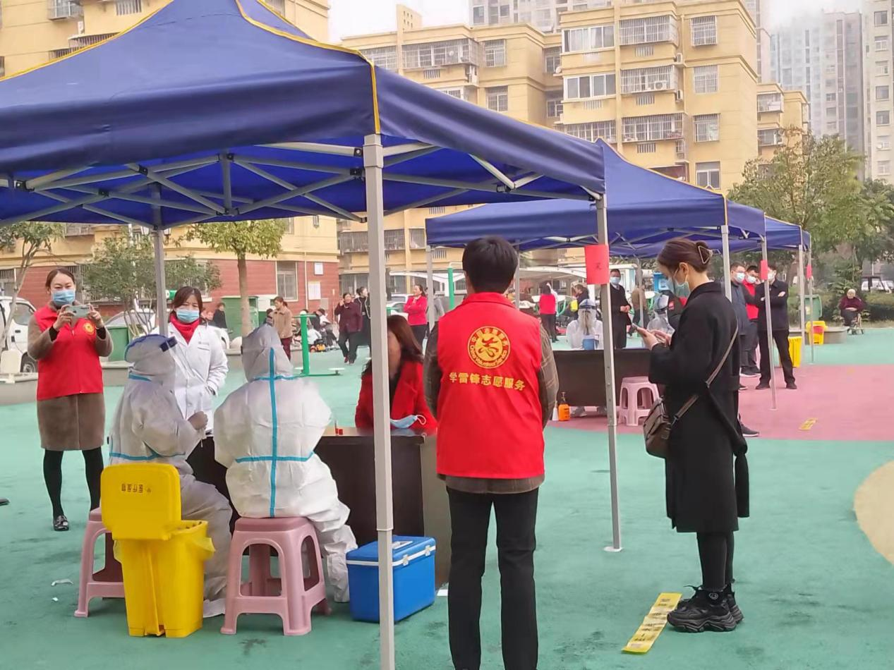 安徽省阜陽市潁東區(qū)向陽街道辦事處開展核酸檢測應(yīng)急演練