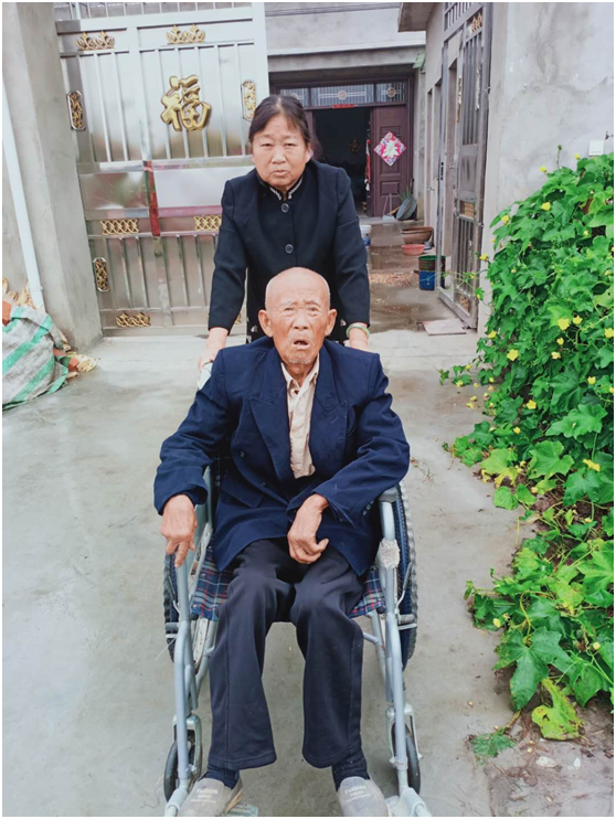 93歲老人夸兒媳