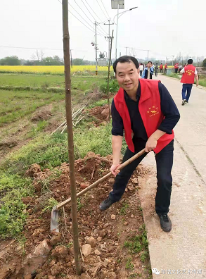 潤(rùn)東：小草與陽(yáng)光（外十六首）